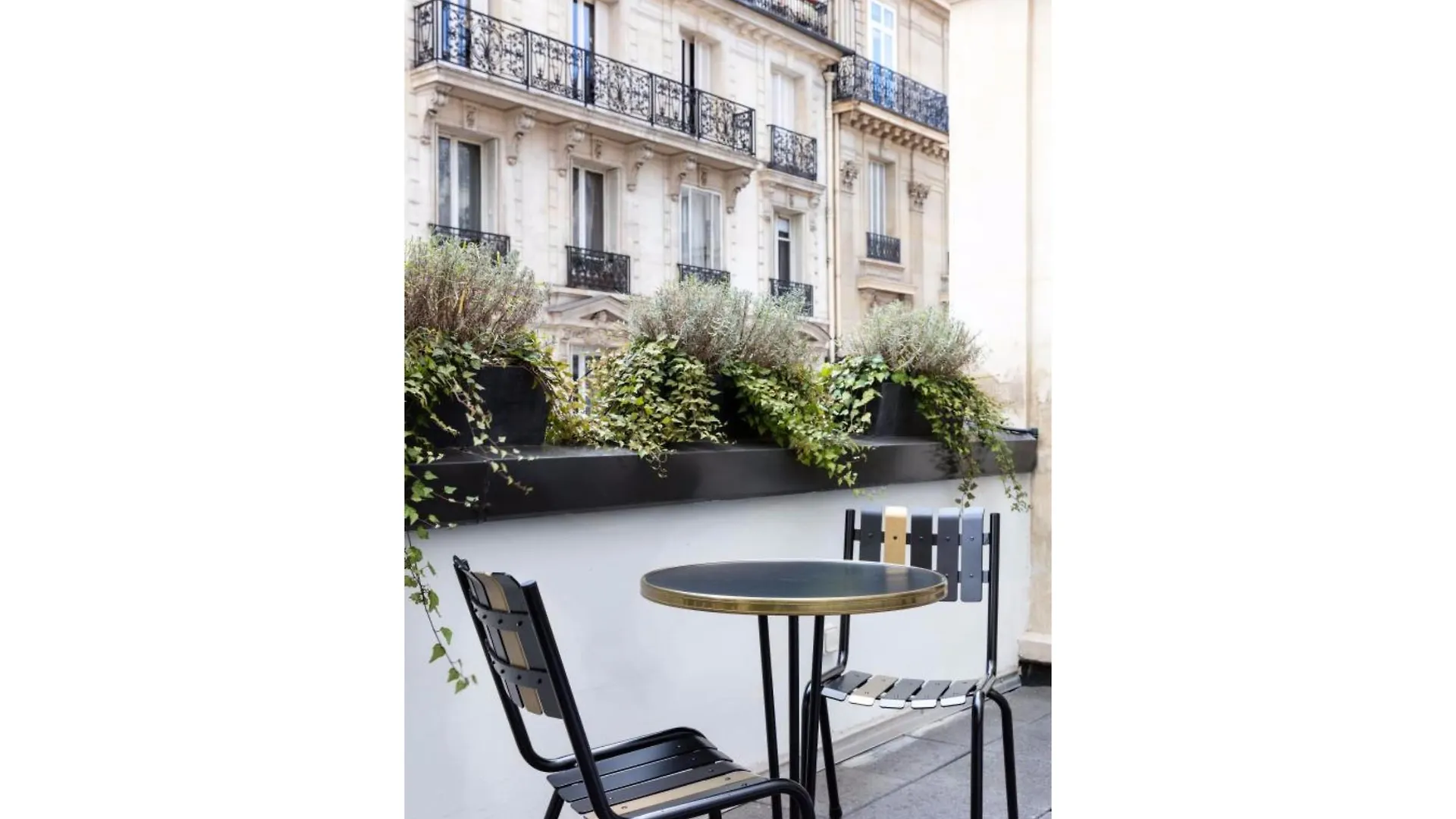 Hotel Monsieur & 4*