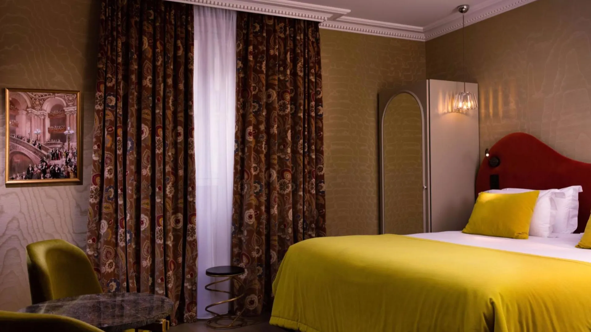 Hotel Monsieur & 4*