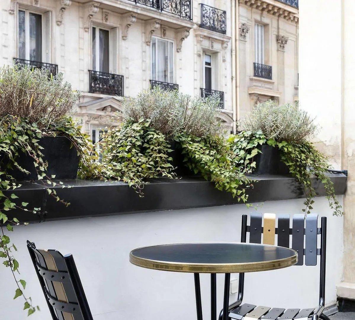 Hotel Monsieur &
