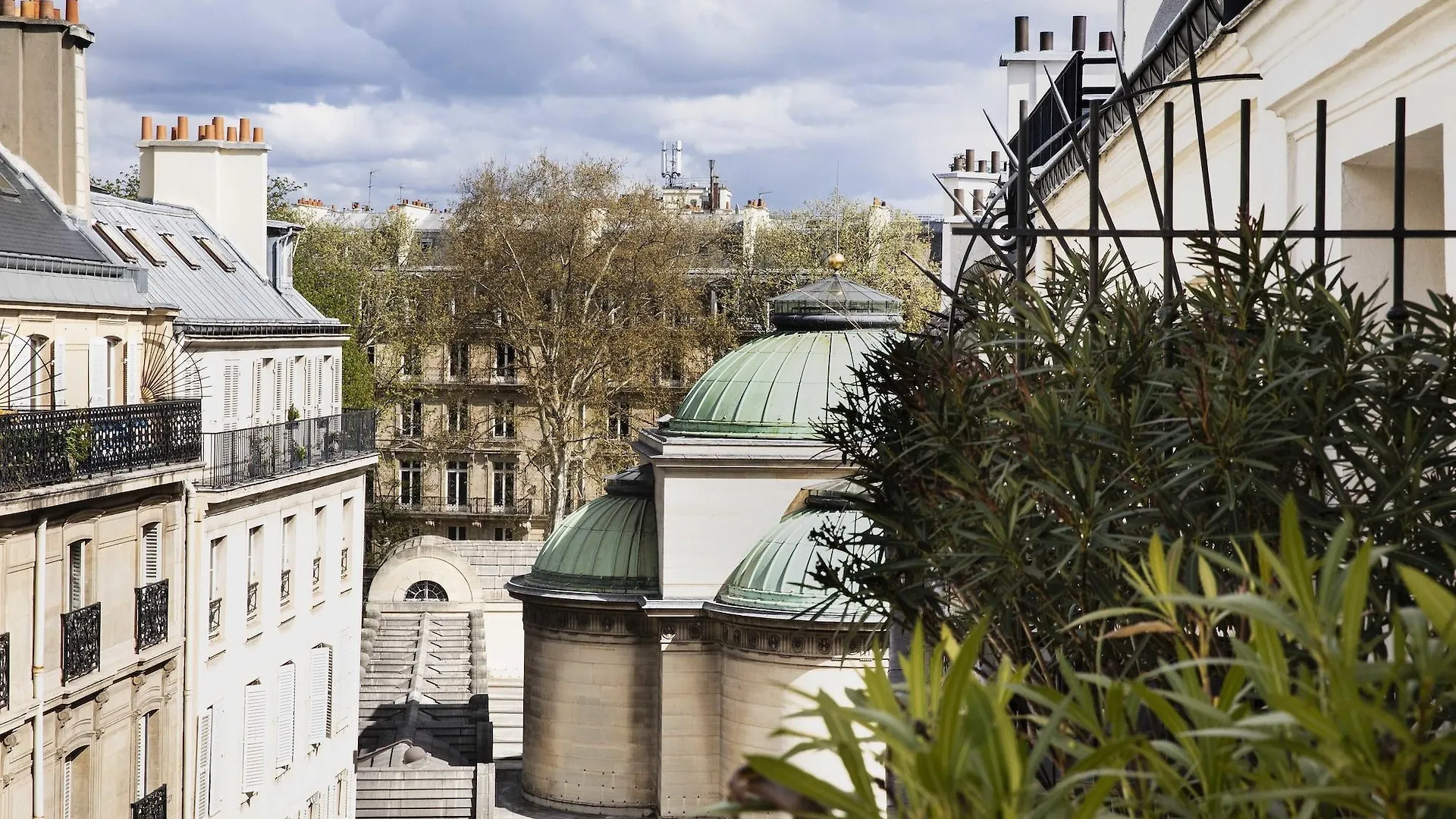 Monsieur & Hotel 4*